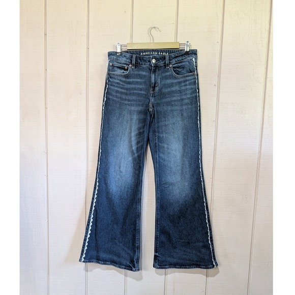 American Eagle Outfitters Denim - American Eagle Low-Rise Flare Jean   Lace Trim Size 4